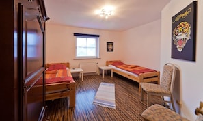 Double Room, 2 Single Beds | Free WiFi, bed sheets