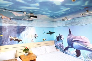 Family Room | Minibar, desk, free WiFi, bed sheets - Dalian Venus Apartment (Dalian)