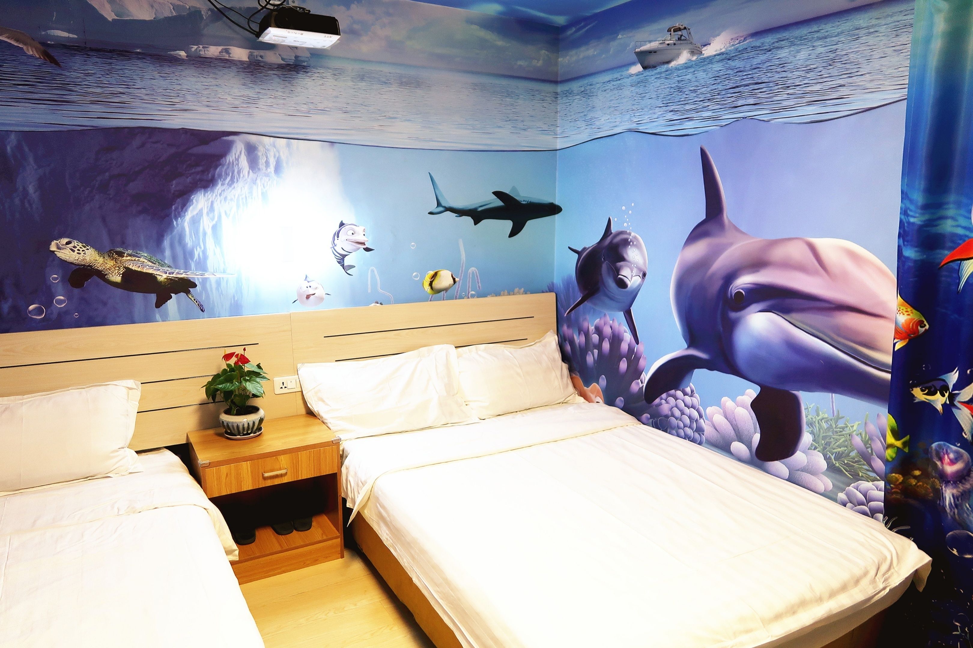 Minibar, desk, free WiFi, bed sheets