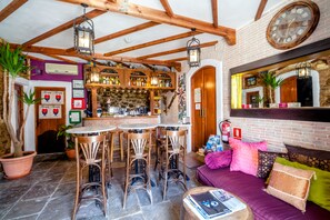 Bar (en la propiedad)