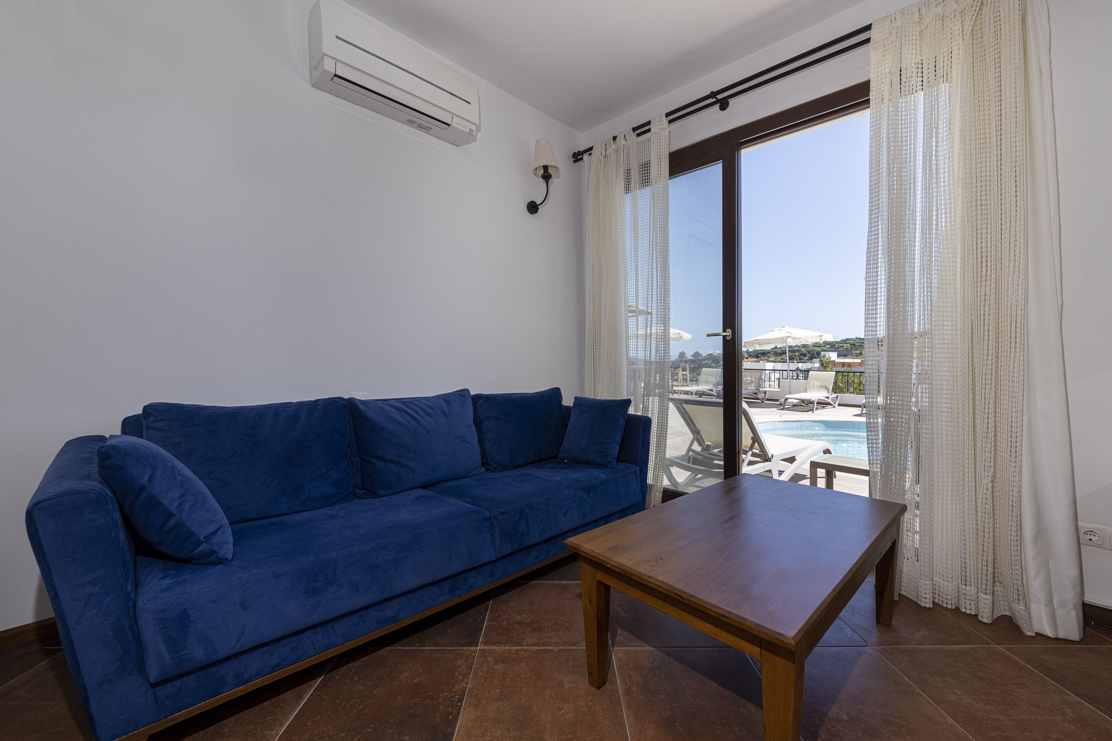 suite, sea view | in-room safe, desk, laptop workspace, soundproofing