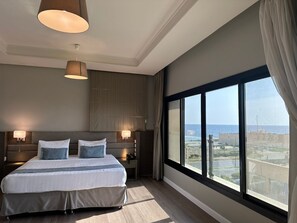 Apartment, 1 Schlafzimmer, Meerblick | Zimmersafe, schallisolierte Zimmer, Bügeleisen/Bügelbrett