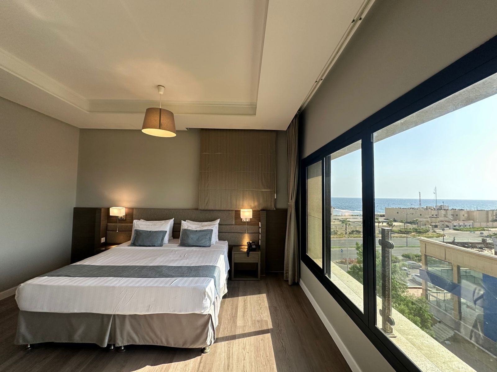 Leilighet, 1 soverom, sjøutsikt | Safe på rommet, lydisolert, strykejern/-brett og wi-fi (inkludert)