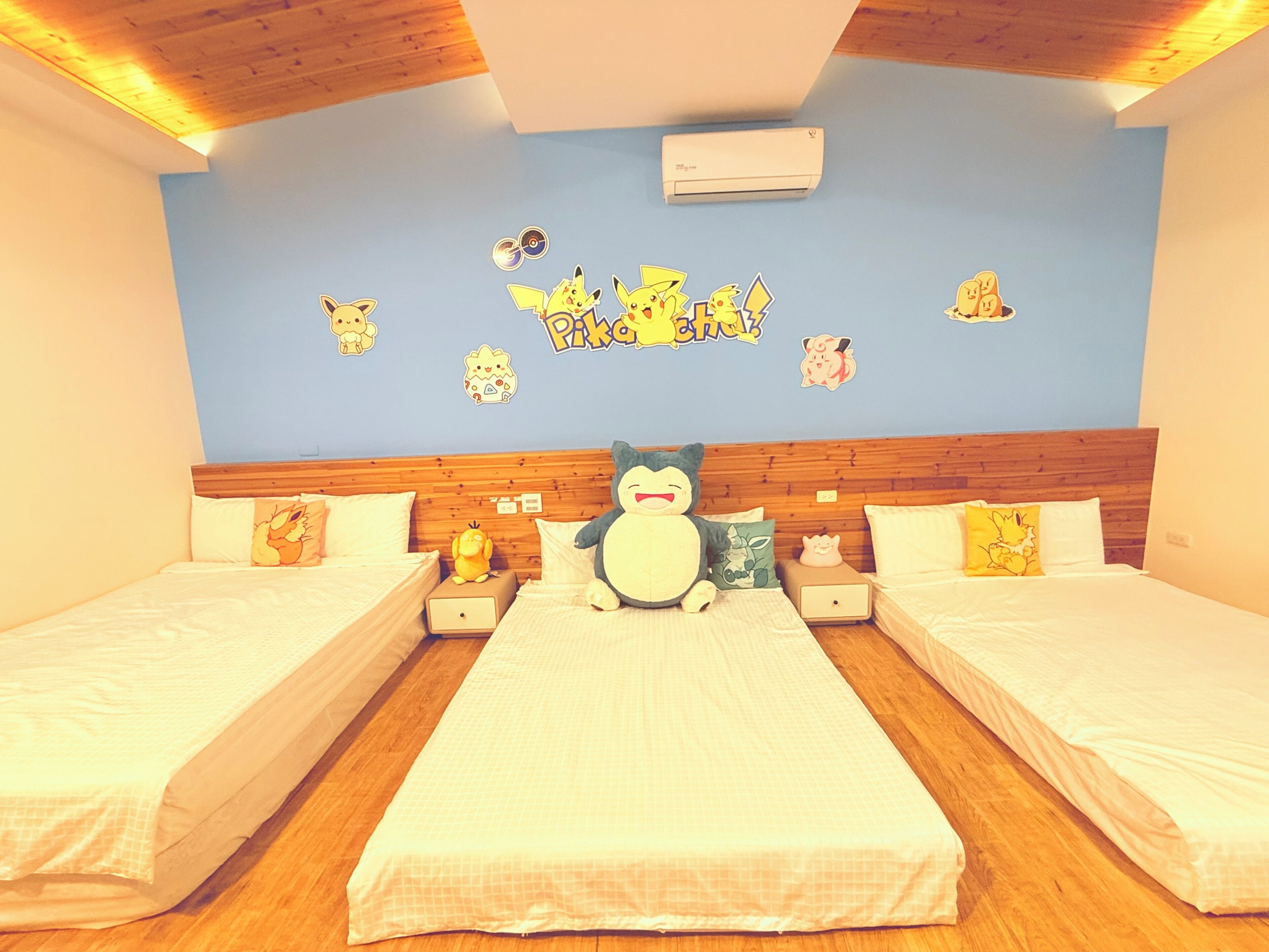 Family Room | Minibar, blackout drapes, soundproofing, free WiFi