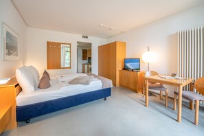 Studio, Ocean View | In-room safe, free cots/infant beds, free WiFi, bed sheets - Rügener Ferienhäuser am Hochufer (Göhren)