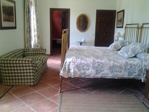 Superior Twin Room, 1 Bedroom | Free WiFi, bed sheets - Hacienda La Indiana (Utrera)