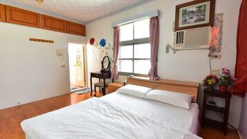 Double Room, Private Bathroom | Bathroom | Hair dryer, slippers