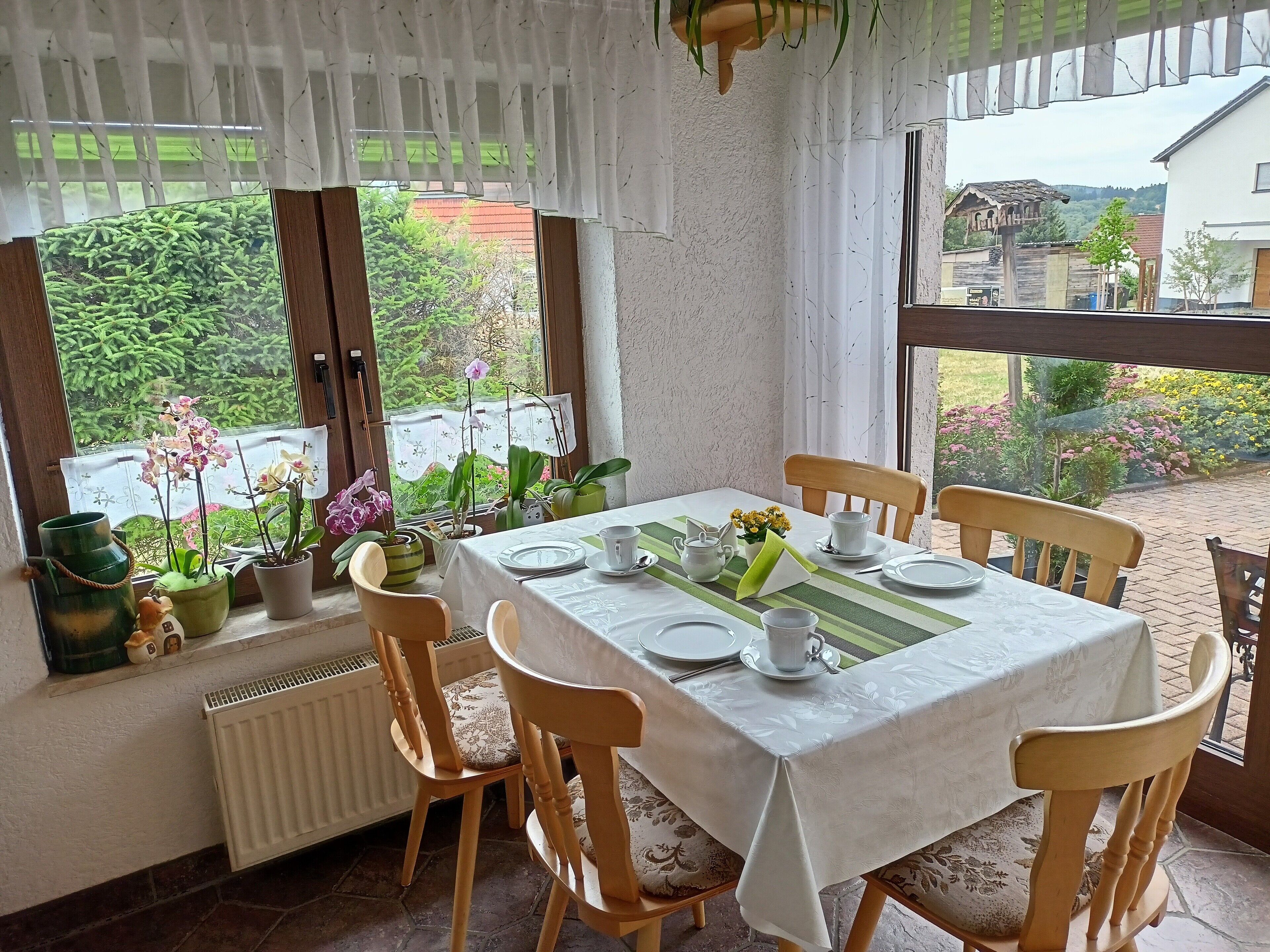 Tägliches inbegriffenes Frühstücksbuffet