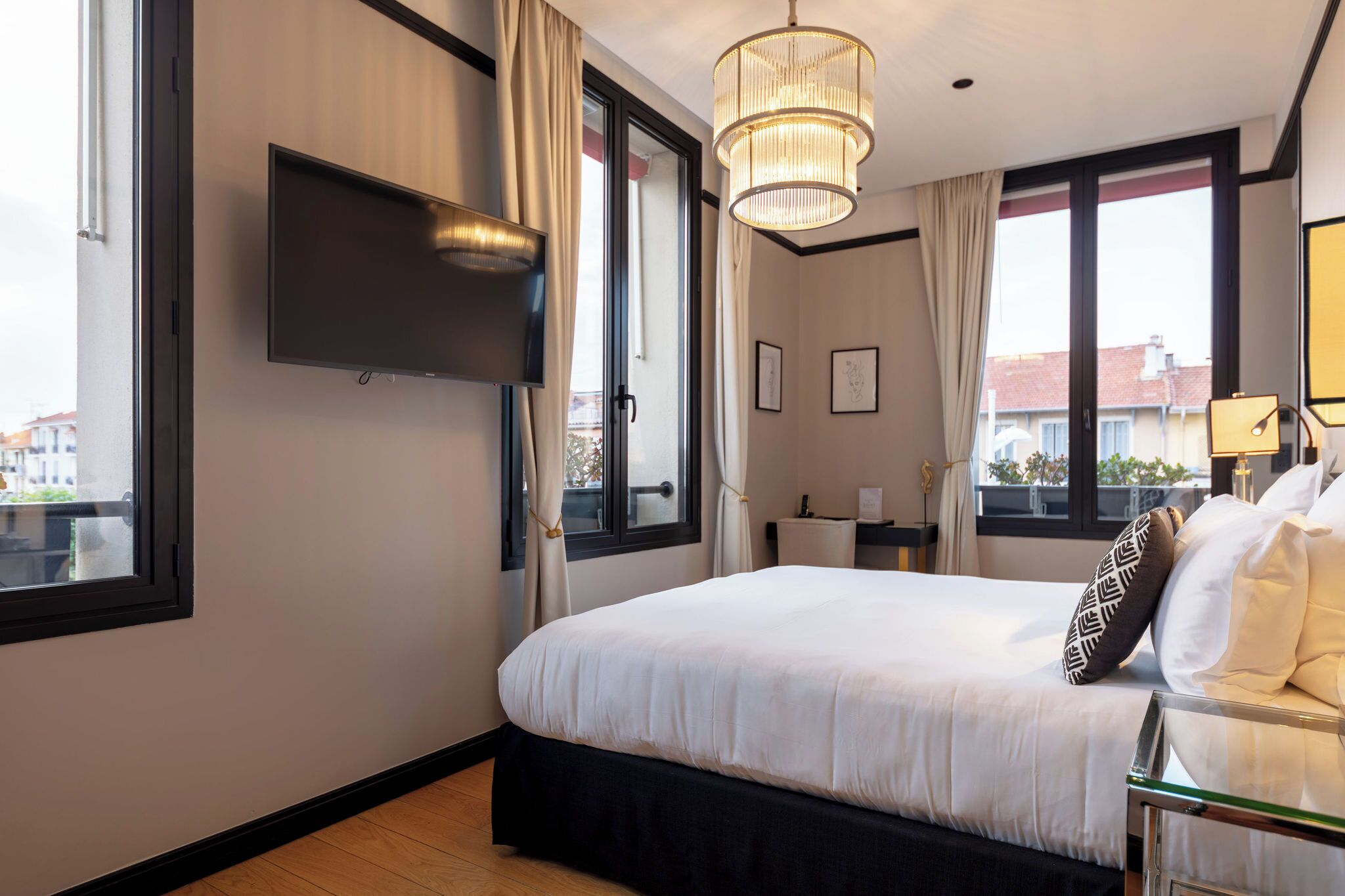 superior room | hypo-allergenic bedding, free minibar, in-room safe, desk