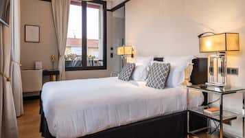 Superior Room | Peralatan tempat tidur hipoalergenik, bar mini percuma