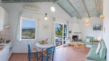 Comfort Villa, 1 Bedroom (Morea) | Living room | Flat-screen TV