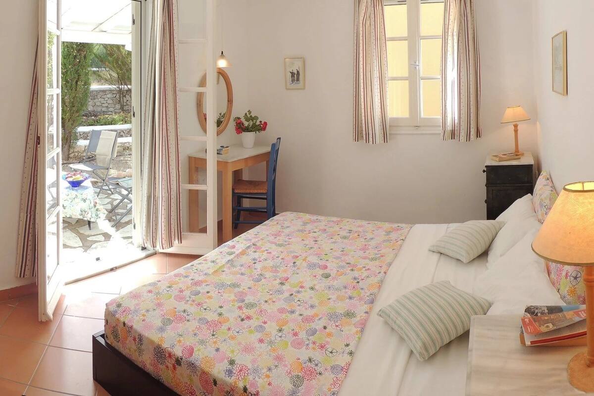 Comfort Apartment, 1 Bedroom | Soundproofing, iron/ironing board, WiFi (free), bed sheets