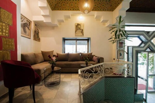 Blackout drapes, soundproofing, iron/ironing board, rollaway beds - Hotel De La Paix (Fes)