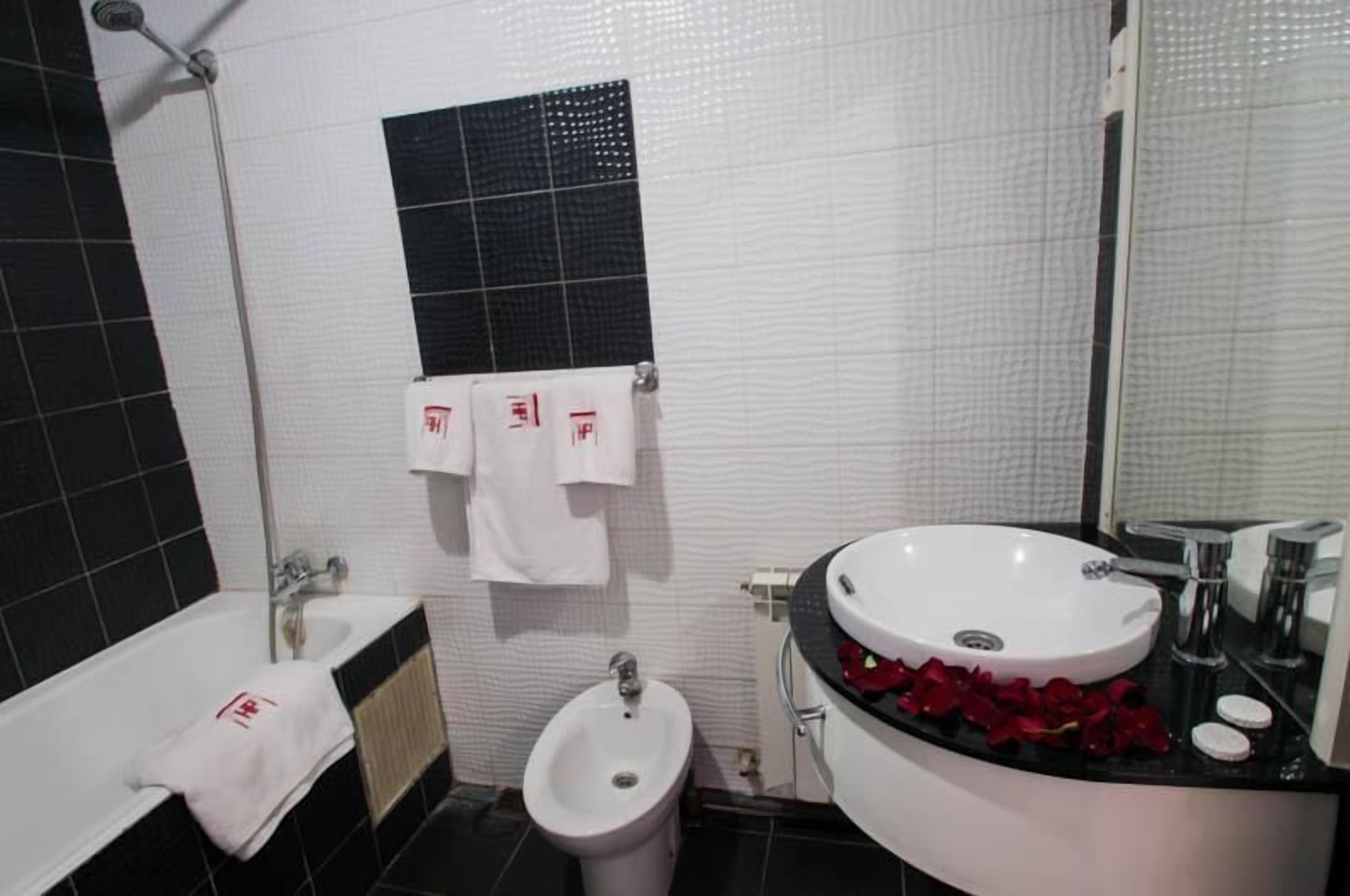 Photo - Hotel De La Paix