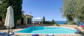 Comfort Villa, 3 Bedrooms (Vista Splendida) | Terrace/patio