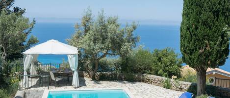 Comfort Villa, 3 Bedrooms (Mare Magico) | Terrace/patio