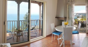 Comfort-Villa, 3 Schlafzimmer (Spiaggia Dorata) | Wohnzimmer | Flachbildfernseher, DVD-Player