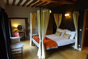 Habitación doble | Escritorio, wifi gratis, ropa de cama