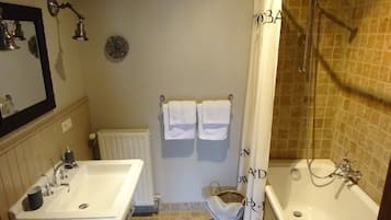 Double Room | Bathroom | Shower, hair dryer, towels