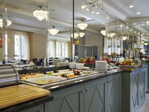 Petit déjeuner buffet compris tous les jours