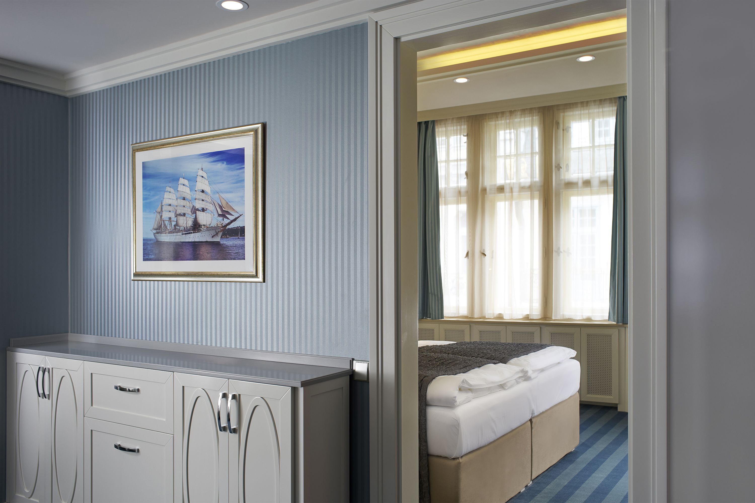 suite | in-room safe, blackout curtains, iron/ironing board