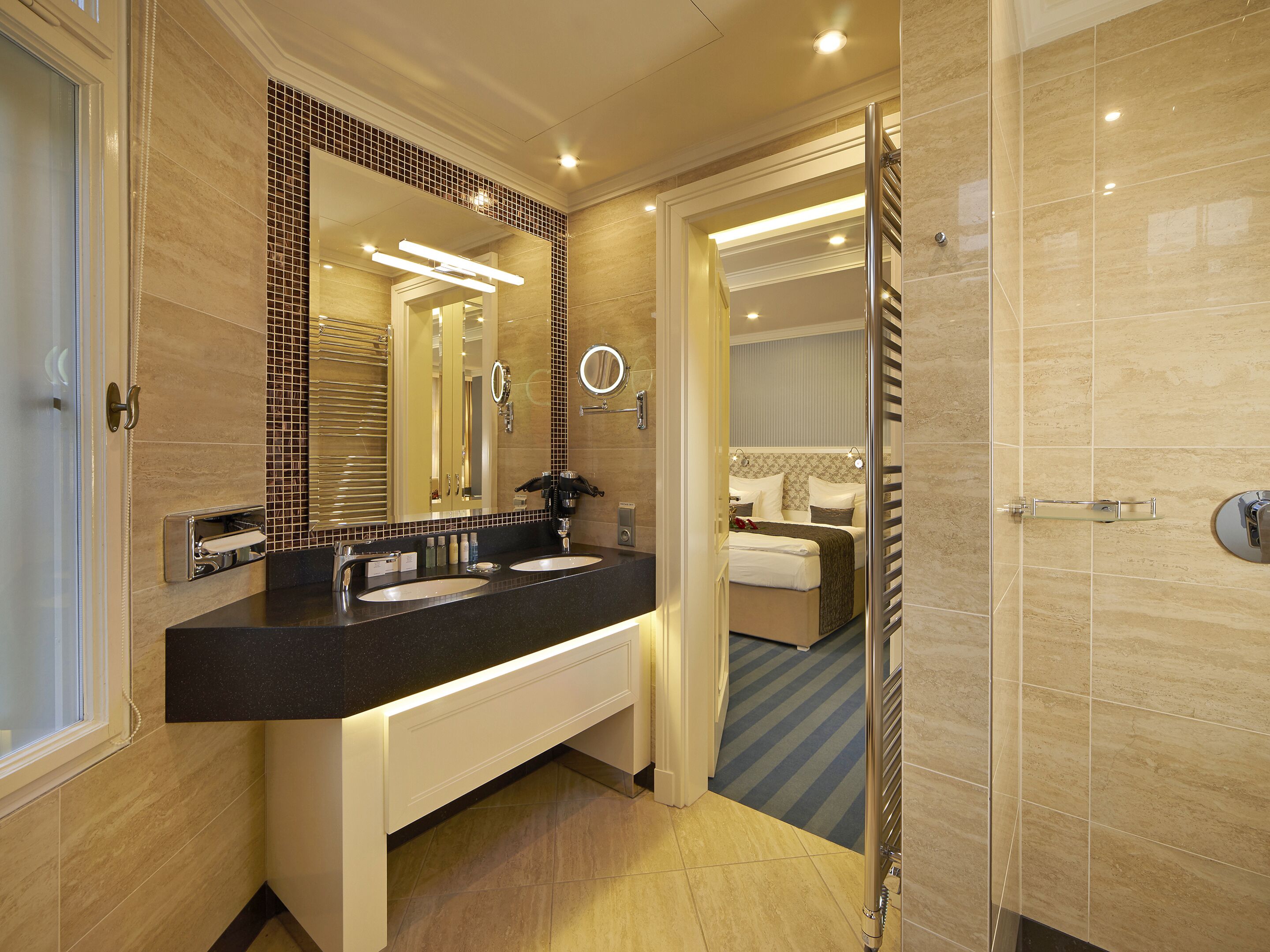 deluxe double or twin room, balcony | bathroom | shower, hair dryer, slippers, towels