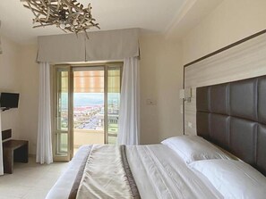 Double or Twin Room, Sea View | Premium bedding, in-room safe, desk, soundproofing - Hotel Capri & Residence (Camaiore)