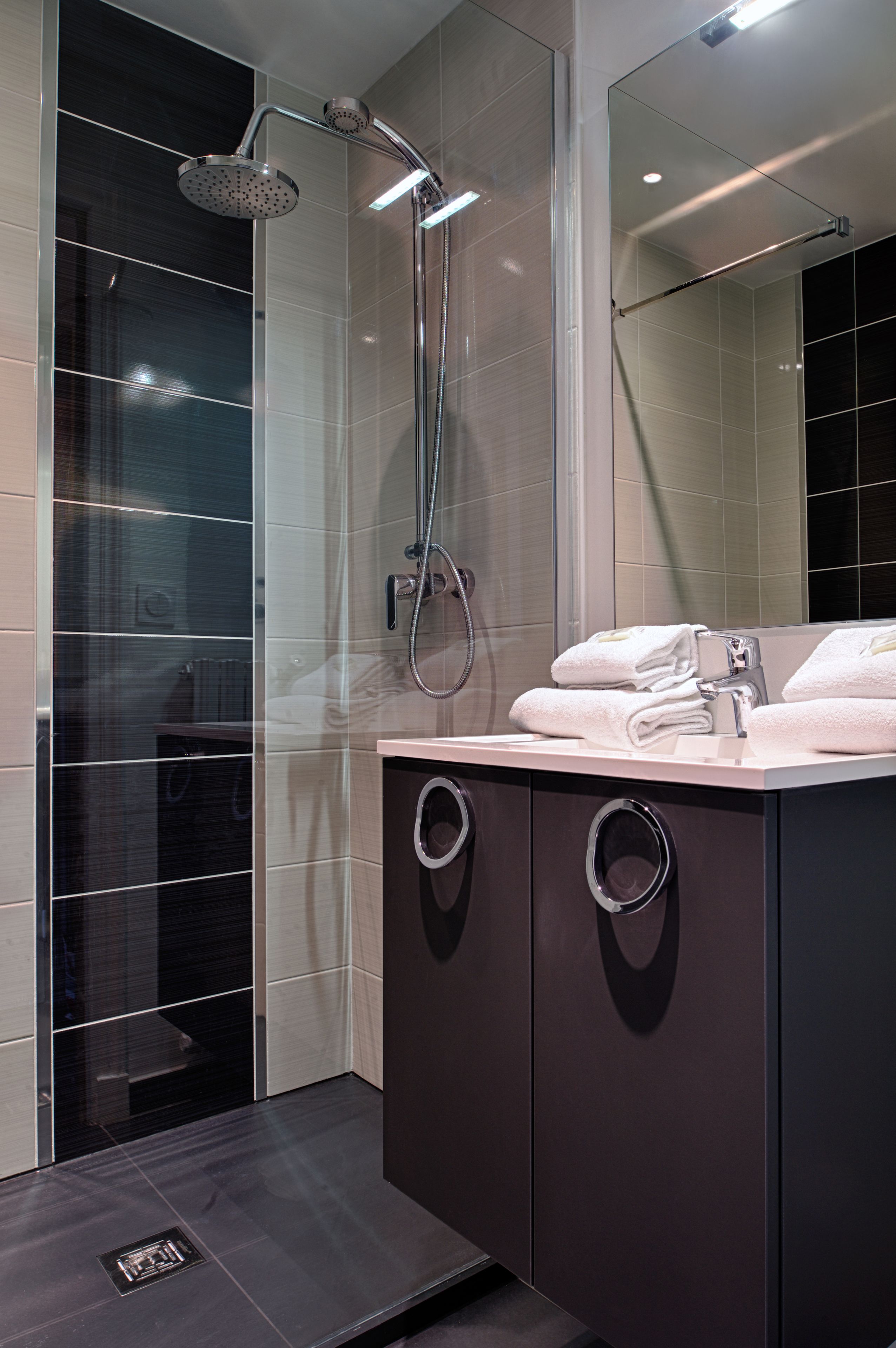 Kamar Double | Kamar mandi | Perlengkapan mandi gratis