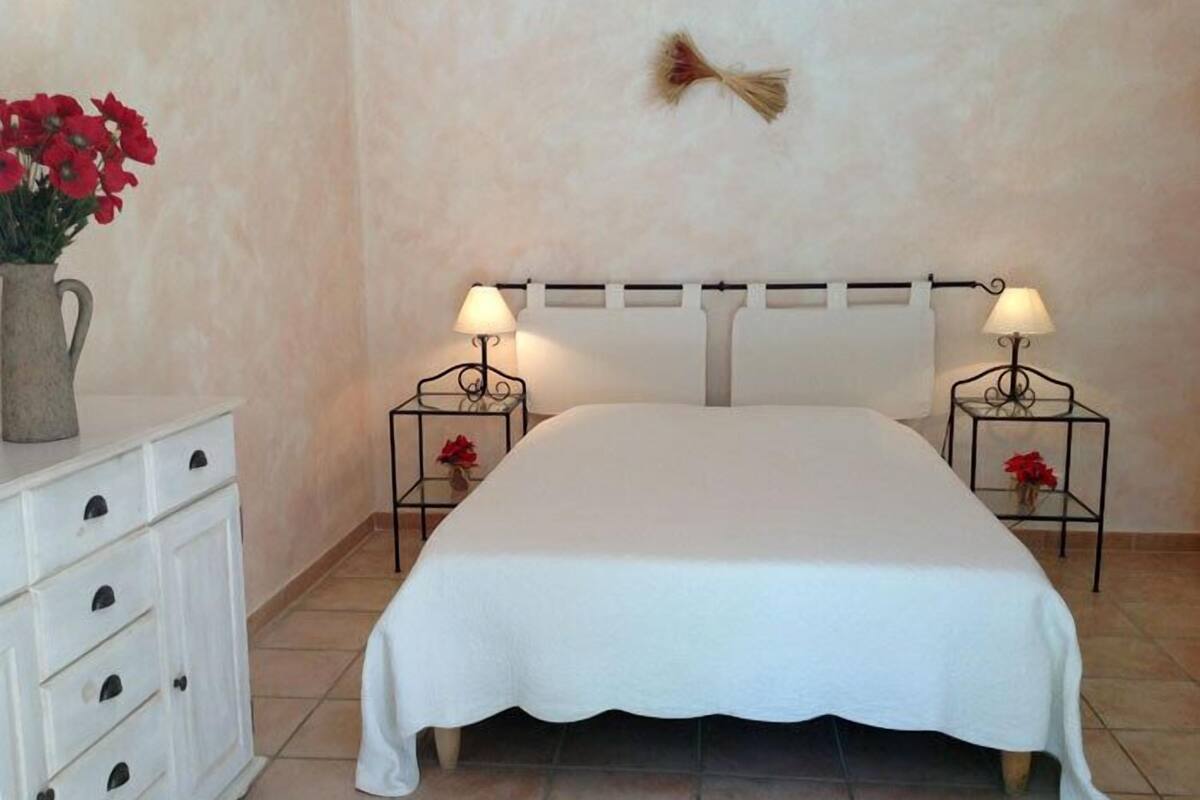 Suite, 2 Bedrooms, Pool View | 2 bedrooms, individually decorated, individually furnished