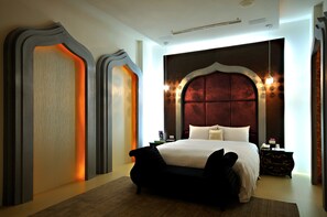 Superior Double Room | Premium bedding, down comforters, minibar, individually furnished - Dubai Motel (Yilan)