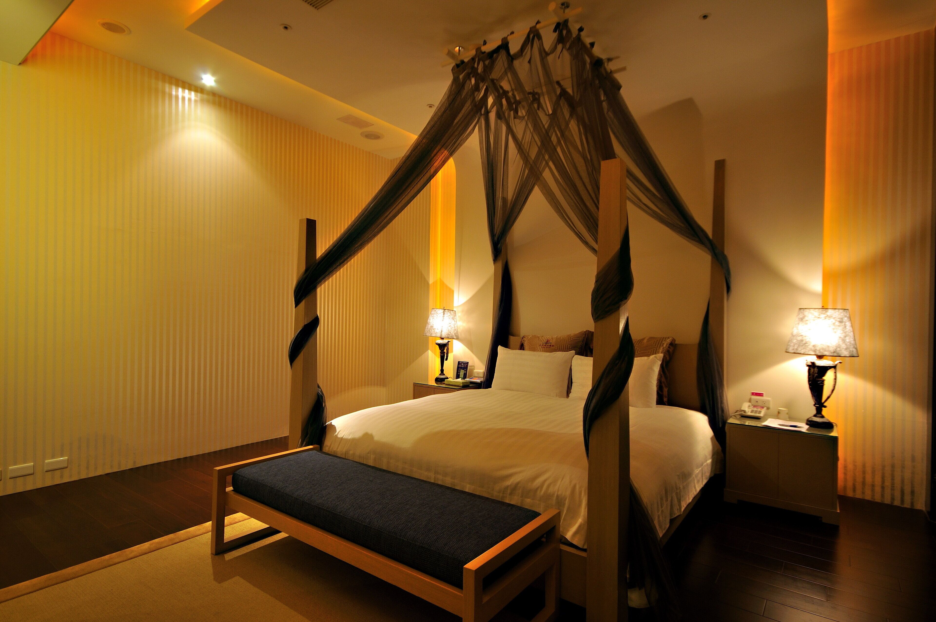 superior double room | bathroom | separate bathtub and shower, jetted bath, rainfall showerhead