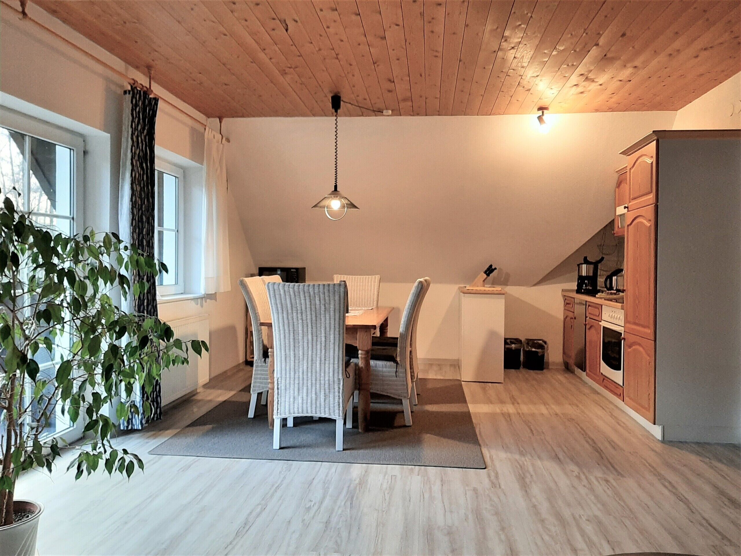Superior Apartment, Private Bathroom, Garden View (Typ D Balkon) | Dining