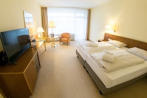 Presidential Suite | Desk, blackout drapes, WiFi (free), bed sheets - Spa & Wellnesshotel Bad Alexandersbad (Bad Alexandersbad)