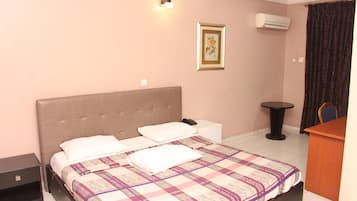 Habitación empresarial | Escritorio y wifi gratis