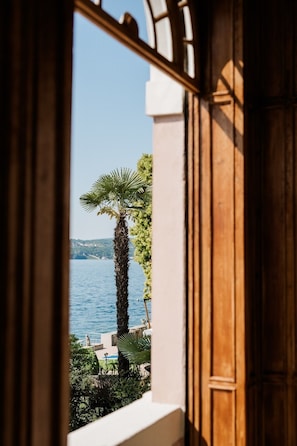 Signature Room | Terrace/patio