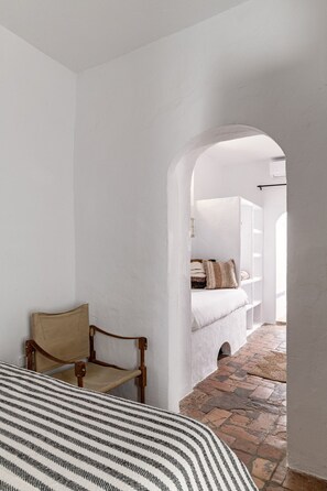 Basic Triple Room, 1 Bedroom | Laptop workspace, iron/ironing board, free WiFi, bed sheets - Eole Tarifa Rooms (Tarifa)