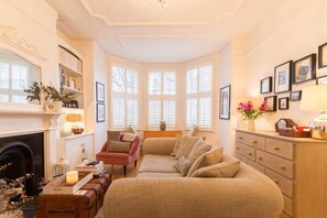 อพาร์ทเมนท์ (2 Bedrooms) | บริเวณนั่งเล่น