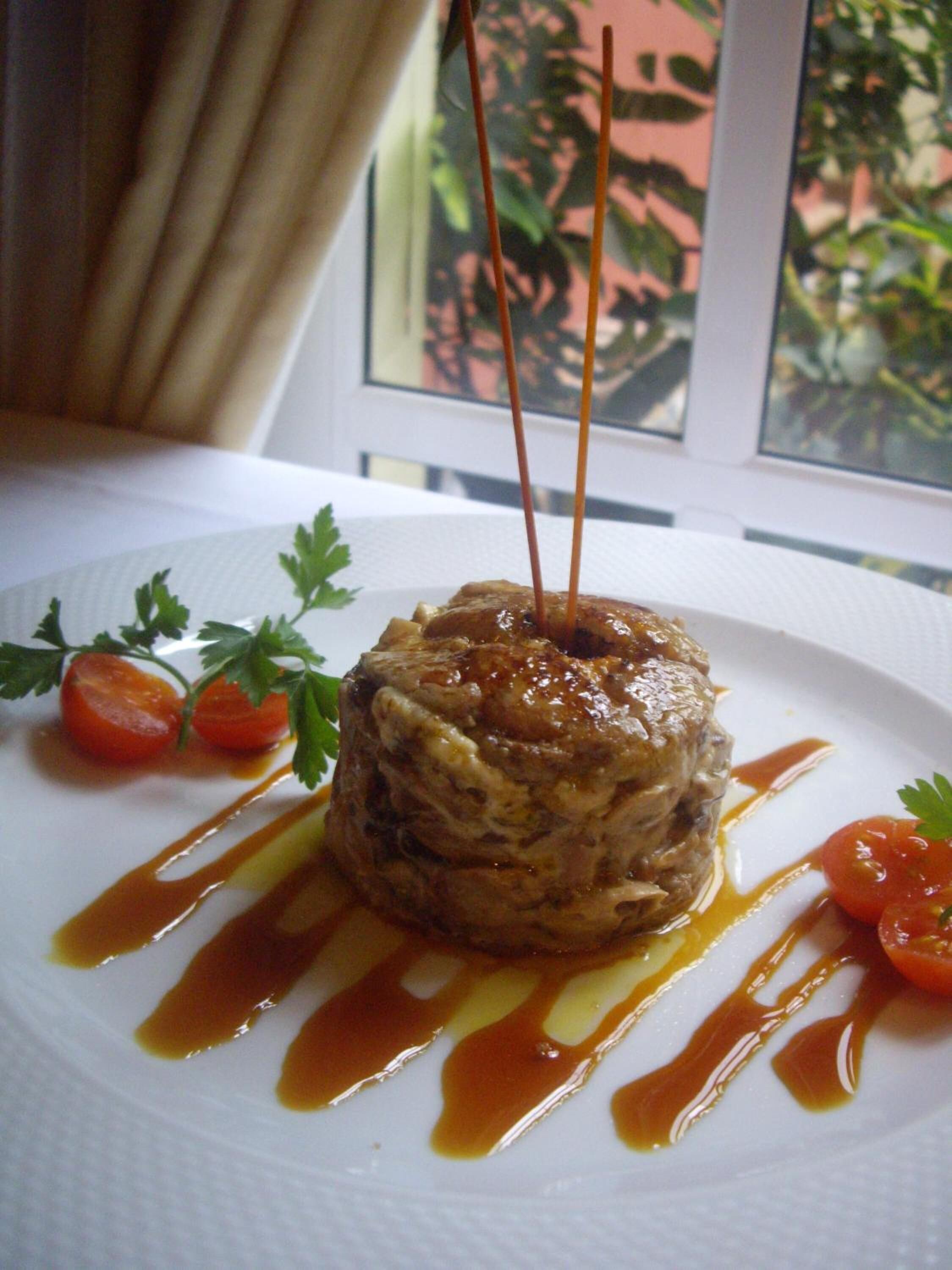 breakfast, lunch and dinner served