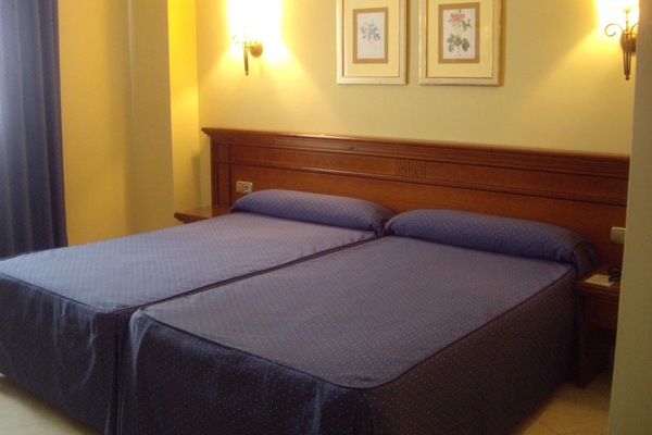 Minibar, in-room safe, desk, laptop workspace