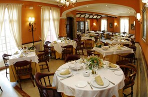 Frühstück, Mittagessen und Abendessen