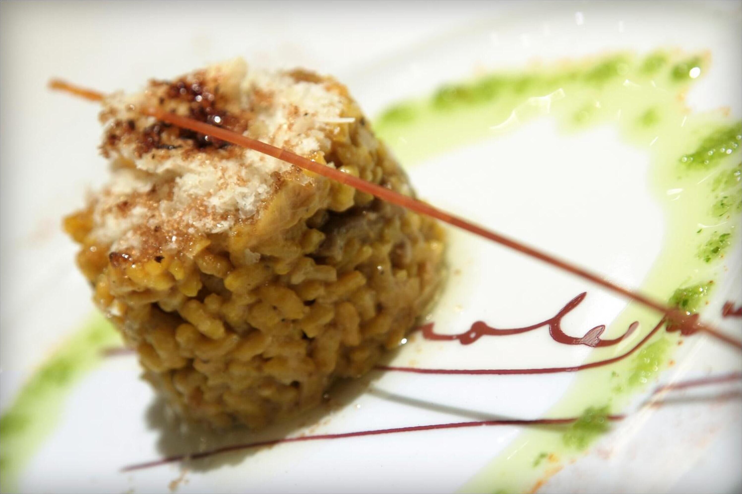 breakfast, lunch and dinner served