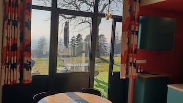 Panoramic House, Ensuite, Park View (Gîte) | Shared kitchen