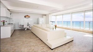 Unclassified image, 4 of 36, button - Sea View Penthouse Mamaia (Constanta)