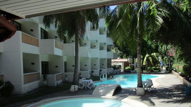 Pool - Indiana Beach Apartments (Mombasa)