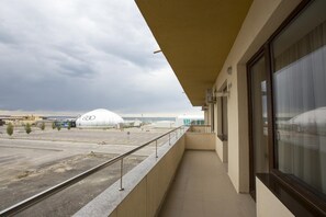 Balcony - Chic Sea View Apartment Mamaia (Constanta)