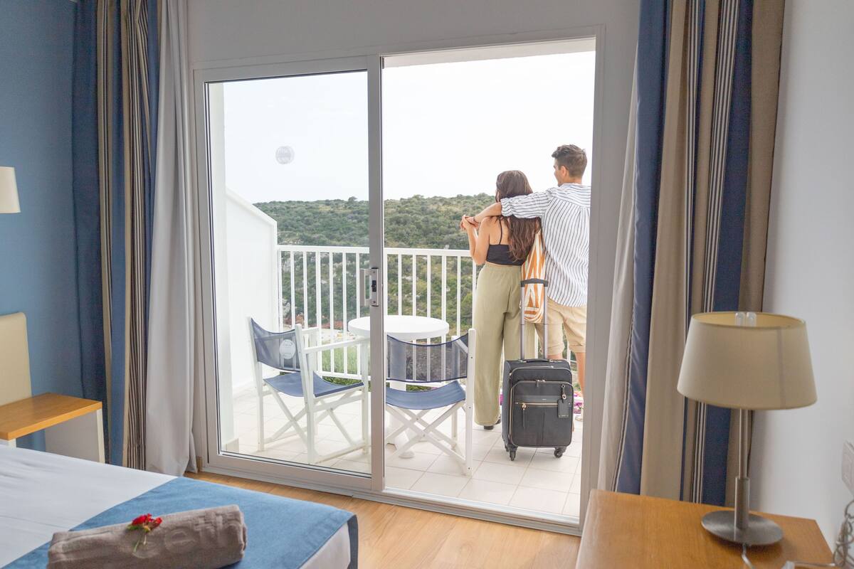 minibar, desk, free cots/infant beds, free wifi