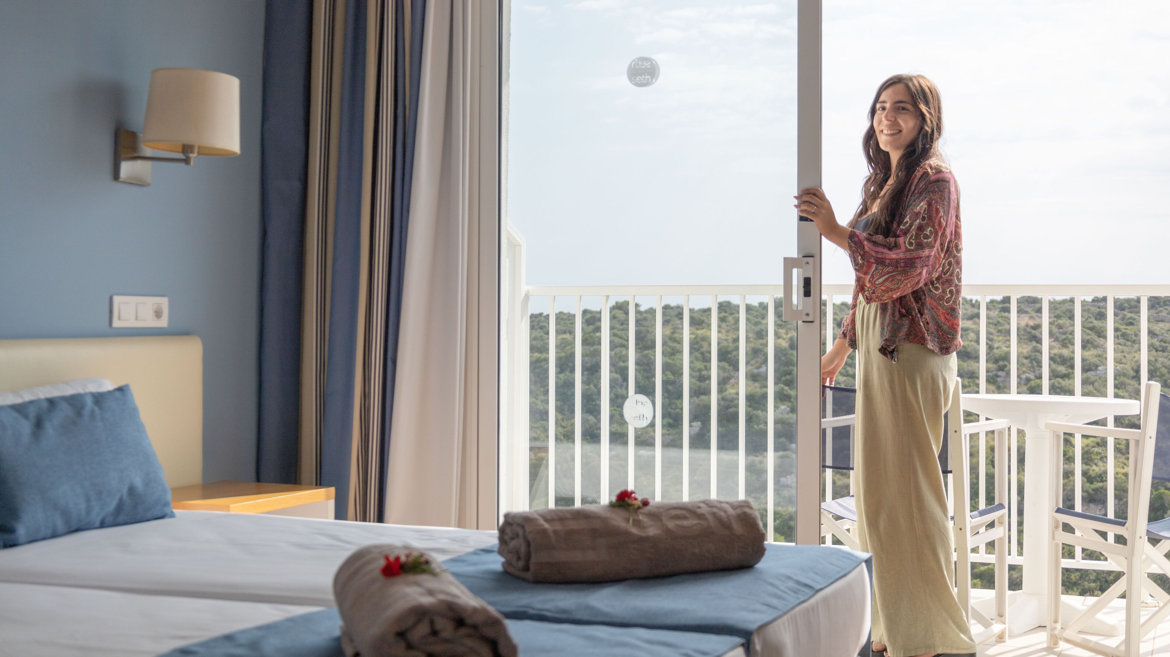 Habitación con 1 cama doble o 2 individuales, vistas al mar | Minibar, escritorio, cunas gratuitas y wifi gratis