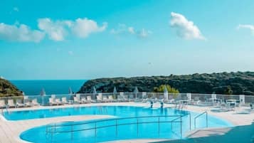 Outdoor pool, sun loungers