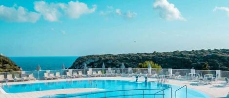 Outdoor pool, pool loungers