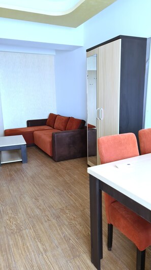 Apartment, 1 Bedroom, Terrace (Bell Sea View Mamaia) | Living area | 32-inch flat-screen TV with cable channels, plasma TV - Belle Sea View Apartment Mamaia (Constanta)